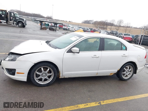 2010 Ford Fusion SE with VIN 3FAHP0HA3AR202527, listed as a IAAI auction lot 41698369 with 194,621 mi miles. Bid and sale history available at carsss.com. Image 15.