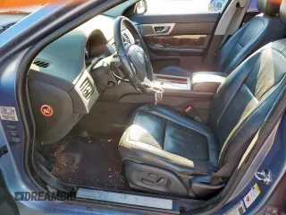2009 Jaguar XF Premium Luxury z VIN SAJWA06B49HR01212, wystawiony jako Copart lot #55905375 z przebiegiem 141 881 mil mil oraz Czysty tytuł • Clean title. Historia ofert i sprzedaży dostępna na DreamBid. Obrazek 7.