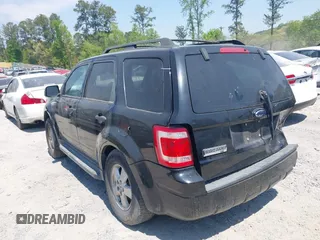 2008 Ford Escape XLT с VIN 1FMCU931X8KB06459, выставлен на аукционе IAAI как лот 42055096 с пробегом 156 316 миль миль и . История ставок и продаж доступна на DreamBid. Изображение 3.
