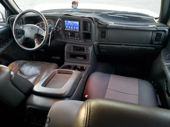 2004 Chevrolet Avalanche Z71 with VIN 3GNEK12T74G287441, listed as a Copart auction lot 74966144 with 191,595 mi miles and Salvage Title. Bid and sale history available at carsss.com. Image 8.