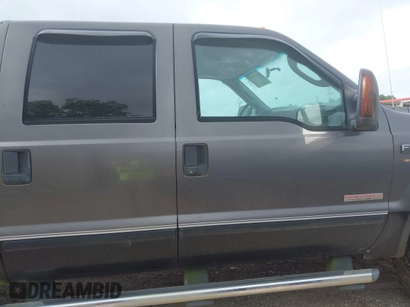 2004 Ford Super Duty F-250 XL with VIN 1FTNW21P04EB47357, listed as a IAAI auction lot 42147892 with 161,688 mi miles. Bid and sale history available at carsss.com. Image 13.