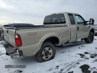 2010 Ford F-250 XL z VIN 1FTSX2B51AEB05501, wystawiony jako Copart lot #43577695 z przebiegiem 183 441 mil mil oraz Szkody całkowita. Historia ofert i sprzedaży dostępna na DreamBid. Obrazek 3.
