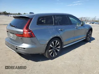2020 Volvo V60 Cross Country with VIN YV4102WK7L1036031, listed as a Copart auction lot 47068995 with 37,174 mi miles and Salvage Title. Bid and sale history available at carsss.com. Image 3.