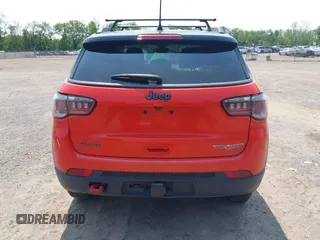 2018 Jeep Compass Trailhawk z VIN 3C4NJDDBXJT334496, wystawiony jako IAAI lot #42400835 z przebiegiem 188 896 mil mil oraz . Historia ofert i sprzedaży dostępna na DreamBid. Obrazek 16.