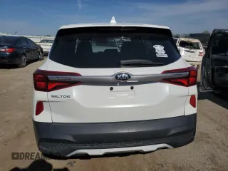 2021 Kia Seltos LX z VIN KNDEPCAA8M7163843, wystawiony jako Copart lot #53368575 z przebiegiem 72 081 mil mil oraz Szkoda całkowita • Salvage title. Historia ofert i sprzedaży dostępna na DreamBid. Obrazek 6.