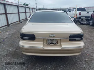 1996 Chevrolet Caprice 1SA Special Value с VIN 1G1BL52W7TR179967, выставлен на аукционе IAAI как лот 42311914 с пробегом 146 265 миль миль и . История ставок и продаж доступна на DreamBid. Изображение 16.