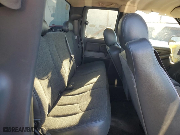 2006 Chevrolet Silverado 1500 LS with VIN 1GCEC19X66Z116391, listed as a Copart auction lot 84517514 with 261,898 mi miles and Salvage Title. Bid and sale history available at carsss.com. Image 10.