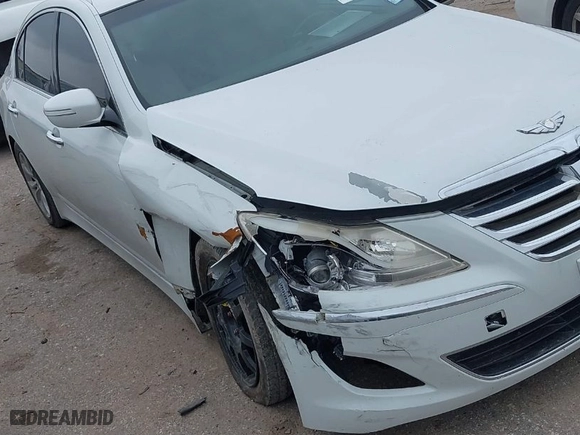 2013 Hyundai Genesis 3.8L with VIN KMHGC4DD5DU243646, listed as a IAAI auction lot 41598641 with 196,229 mi miles. Bid and sale history available at carsss.com. Image 6.