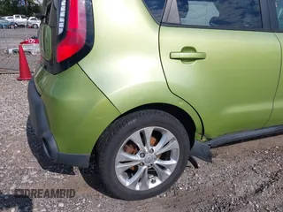 2015 Kia Soul + with VIN KNDJP3A5XF7754227, listed as a IAAI auction lot 40522676 with 186,390 mi miles. Bid and sale history available at carsss.com. Image 6.