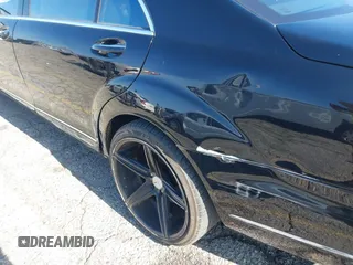 2012 Mercedes-Benz S 550 z VIN WDDNG7DB1CA479328, wystawiony jako IAAI lot #42271450 z przebiegiem Nie podano mil oraz . Historia ofert i sprzedaży dostępna na DreamBid. Obrazek 17.