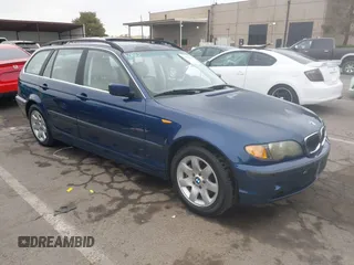 2004 BMW 3 Series 325i with VIN WBAEN33464PC13314, listed as a IAAI auction lot 42110516 with 195,498 mi miles and . Bid and sale history available at carsss.com. Image 1.