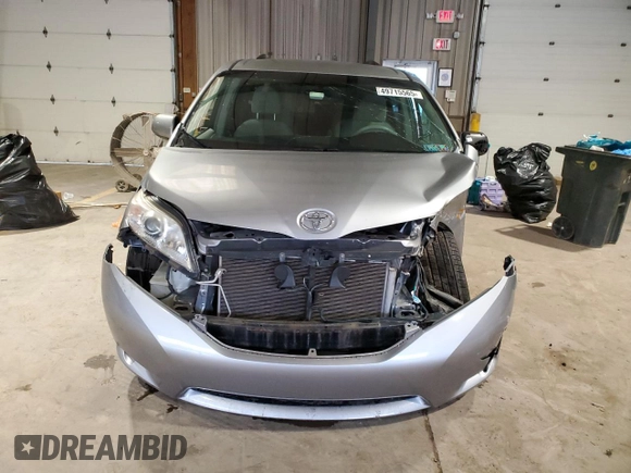 2011 Toyota Sienna LE with VIN 5TDJK3DC0BS022584, listed as a Copart auction lot 49715565 with 81,603 mi miles and Salvage Title. Bid and sale history available at carsss.com. Image 5.