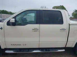 2007 Lincoln Mark LT with VIN 5LTPW16507FJ09066, listed as a IAAI auction lot 41893761 with 255,217 mi miles. Bid and sale history available at carsss.com. Image 14.