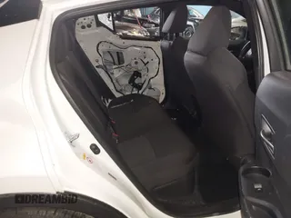 2019 Toyota C-HR XLE z VIN NMTKHMBX8KR087809, wystawiony jako IAAI lot #41540788 z przebiegiem 55 691 mil mil oraz . Historia ofert i sprzedaży dostępna na DreamBid. Obrazek 8.