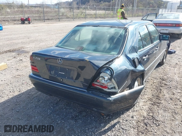 1998 Mercedes-Benz C 230/260/280/320 with VIN WDBHA23G2WA646839, listed as a IAAI auction lot 41983171 with 176,887 mi miles and . Bid and sale history available at carsss.com. Image 6.