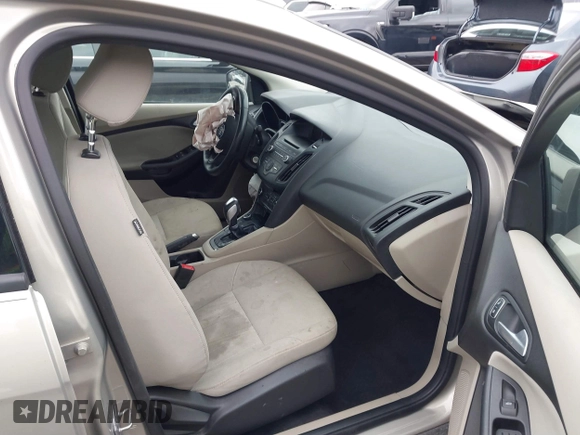 2015 Ford Focus SE with VIN 1FADP3F26FL299112, listed as a IAAI auction lot 41492446 with 57,103 mi miles. Bid and sale history available at carsss.com. Image 5.