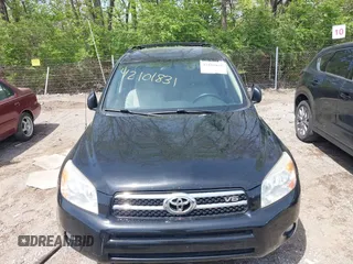 2008 Toyota RAV4 Limited with VIN JTMZK31V686011185, listed as a IAAI auction lot 42101831 with 190,399 mi miles and . Bid and sale history available at DreamBid. Image 12.