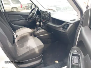 2016 Ram ProMaster City Cargo Tradesman z VIN ZFBERFAT4G6C69767, wystawiony jako IAAI lot #41954711 z przebiegiem 156 015 mil mil oraz . Historia ofert i sprzedaży dostępna na DreamBid. Obrazek 5.