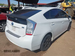 2011 Toyota Prius I with VIN JTDKN3DU6B0266604, listed as a IAAI auction lot 41981587 with 184,346 mi miles. Bid and sale history available at carsss.com. Image 4.