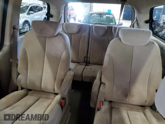 2008 Hyundai Entourage GLS z VIN KNDMC233386055139, wystawiony jako Copart lot #58584185 z przebiegiem 186 303 mil mil oraz Czysty tytuł • Clean title. Historia ofert i sprzedaży dostępna na DreamBid. Obrazek 10.