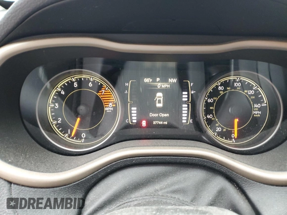 2017 Jeep Cherokee Latitude with VIN 1C4PJMCS8HW505261, listed as a Copart auction lot 60284375 with 37,744 mi miles and Salvage title. Bid and sale history available at DreamBid. Image 9.