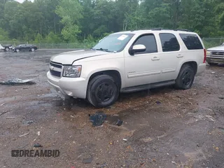2010 Chevrolet Tahoe LT z VIN 1GNMCBE32AR228142, wystawiony jako IAAI lot #42119831 z przebiegiem 220 026 mil mil oraz . Historia ofert i sprzedaży dostępna na DreamBid. Obrazek 17.