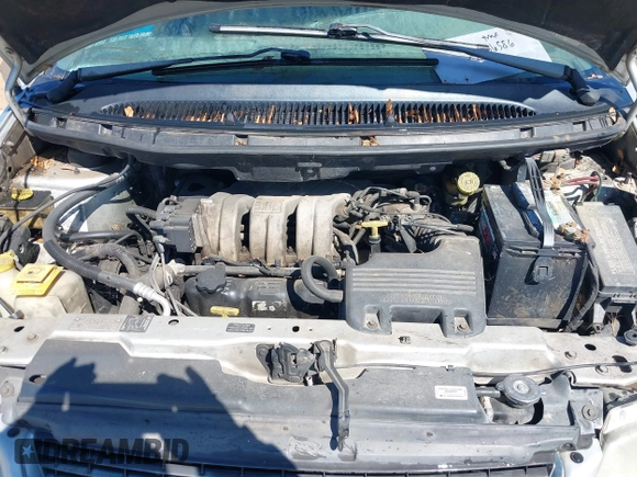 2000 Chrysler Town & Country LXi with VIN 1C4GP54L2YB541224, listed as a IAAI auction lot 41736586 with 203,484 mi miles. Bid and sale history available at carsss.com. Image 10.