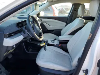 2022 Ford Mustang Mach-E Premium z VIN 3FMTK3R76NMA16180, wystawiony jako Copart lot #72714282 z przebiegiem 20 113 mil mil oraz . Historia ofert i sprzedaży dostępna na DreamBid. Obrazek 7.