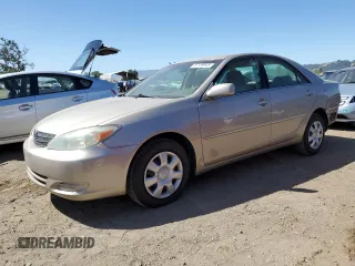 2004 Toyota Camry LE z VIN 4T1BE32K54U819560, wystawiony jako Copart lot #57139945 z przebiegiem 129 343 mil mil oraz Szkoda całkowita • Salvage title. Historia ofert i sprzedaży dostępna na DreamBid. Obrazek 1.
