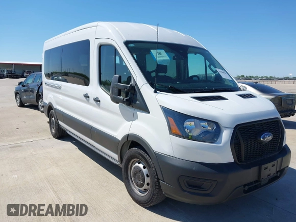 2024 Ford Transit Passenger XL z VIN 1FBAX2C81RKA68648, wystawiony jako IAAI lot #41980956 z przebiegiem 11 942 mil mil oraz . Historia ofert i sprzedaży dostępna na DreamBid. Obrazek 1.
