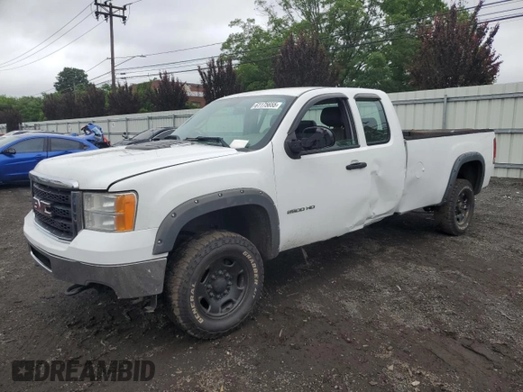 2013 GMC Sierra 2500HD Work Truck z VIN 1GT22ZC82DZ229449, wystawiony jako Copart lot #61175655 z przebiegiem Nie podano mil oraz Szkoda całkowita • Salvage title. Historia ofert i sprzedaży dostępna na DreamBid. Obrazek 1.