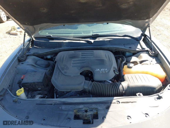 2017 Dodge Charger SE with VIN 2C3CDXBG6HH503726, listed as a IAAI auction lot 41663604 with 118,019 mi miles. Bid and sale history available at carsss.com. Image 10.