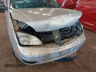 2005 Ford Focus S with VIN 1FAFP34N85W224267, listed as a IAAI auction lot 42349913 with 140,413 mi miles and . Bid and sale history available at DreamBid. Image 6.