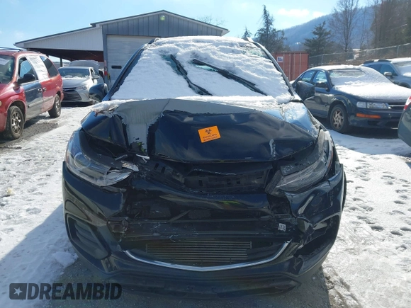 2022 Chevrolet Trax LT with VIN KL7CJPSM2NB567855, listed as a IAAI auction lot 41242877 with 87,001 mi miles. Bid and sale history available at carsss.com. Image 12.