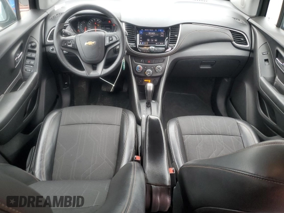 2021 Chevrolet Trax LT z VIN KL7CJLSM4MB365607, wystawiony jako Copart lot #57070515 z przebiegiem 67 813 mil mil oraz Szkoda całkowita • Salvage title. Historia ofert i sprzedaży dostępna na DreamBid. Obrazek 8.