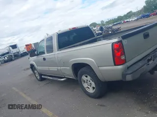 2005 Chevrolet Silverado 1500 Z71 with VIN 1GCEK19Z55Z212497, listed as a IAAI auction lot 42172303 with 322,246 mi miles and . Bid and sale history available at DreamBid. Image 14.