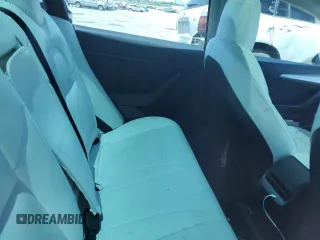 2022 Tesla Model 3 Long Range z VIN 5YJ3E1EBXNF263832, wystawiony jako Copart lot #57177445 z przebiegiem Nie podano mil oraz Szkoda całkowita • Salvage title. Historia ofert i sprzedaży dostępna na DreamBid. Obrazek 10.