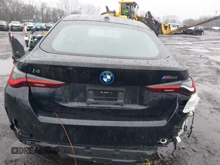 2024 BMW i4 M50 z VIN WBY33AW00RFS06591, wystawiony jako IAAI lot #41863252 z przebiegiem 15 260 mil mil oraz . Historia ofert i sprzedaży dostępna na DreamBid. Obrazek 16.