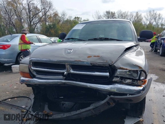 1998 Dodge Dakota SLT with VIN 1B7GL22Y5WS736756, listed as a IAAI auction lot 40687209 with 141,560 mi miles. Bid and sale history available at carsss.com. Image 13.
