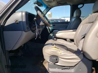 2001 Chevrolet Suburban LT with VIN 3GNEC16T31G174749, listed as a Copart auction lot 77304144 with 289,307 mi miles and Salvage Title. Bid and sale history available at carsss.com. Image 7.