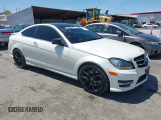 2014 Mercedes-Benz C 250 с VIN WDDGJ4HBXEG192508, выставлен на аукционе IAAI как лот 42137036 с пробегом 113 688 миль миль и . История ставок и продаж доступна на DreamBid. Изображение 1.