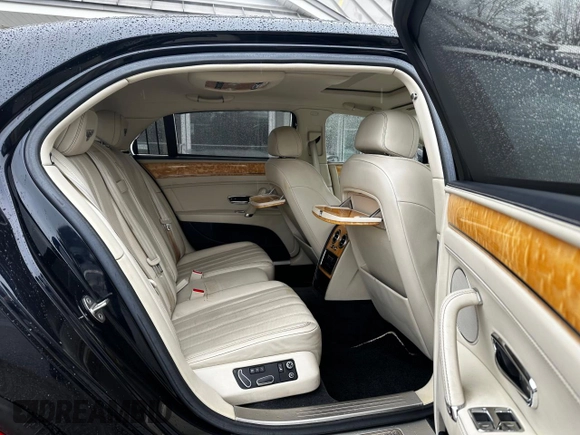 2014 Bentley Flying Spur with VIN SCBEC9ZA4EC092638, listed as a Copart auction lot 44058715 with 125,234 mi miles and Clean Title. Bid and sale history available at DreamBid. Image 6.