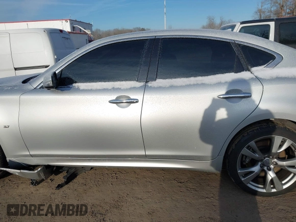 2015 Infiniti Q70 с VIN JN1BY1AR7FM561532, выставлен на аукционе IAAI как лот 41375898 с пробегом 130 565 миль миль и . История ставок и продаж доступна на DreamBid. Изображение 14.