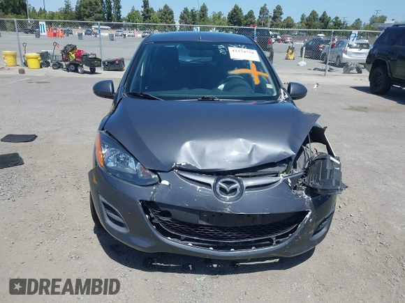 2014 Mazda 2 Sport z VIN JM1DE1KY8E0172828, wystawiony jako IAAI lot #42374758 z przebiegiem 120 180 mil mil oraz . Historia ofert i sprzedaży dostępna na DreamBid. Obrazek 11.