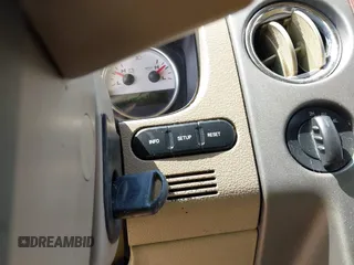2005 Ford F-150 XLT с VIN 1FTPW14555FA82420, выставлен на аукционе IAAI как лот 42576949 с пробегом 176 361 миль миль и . История ставок и продаж доступна на DreamBid. Изображение 11.