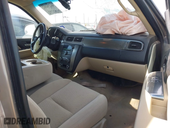 2007 Chevrolet Tahoe LTZ z VIN 1GNFC130X7R241919, wystawiony jako IAAI lot #41270202 z przebiegiem Nie podano mil oraz . Historia ofert i sprzedaży dostępna na DreamBid. Obrazek 5.