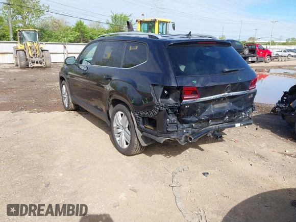 2019 Volkswagen Atlas SE with VIN 1V2UR2CA3KC613611, listed as a IAAI auction lot 42135382 with 62,514 mi miles and . Bid and sale history available at DreamBid. Image 3.