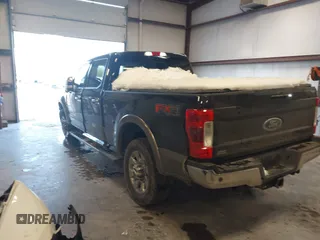 2018 Ford Super Duty F-250 SRW XL with VIN 1FT7W2BT3JEB00064, listed as a IAAI auction lot 41331775 with 171,569 mi miles. Bid and sale history available at carsss.com. Image 3.