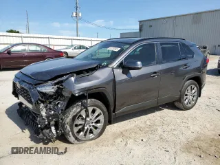 2024 Toyota RAV4 XLE Premium z VIN 2T3C1RFV8RC264224, wystawiony jako Copart lot #55252045 z przebiegiem 23 343 mil mil oraz Szkoda całkowita • Salvage title. Historia ofert i sprzedaży dostępna na DreamBid. Obrazek 1.