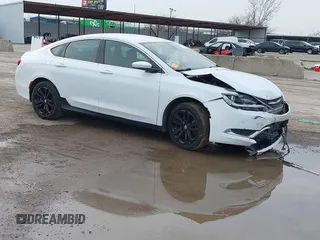 2015 Chrysler 200 Limited z VIN 1C3CCCAB4FN576759, wystawiony jako IAAI lot #41583305 z przebiegiem 121 833 mil mil oraz . Historia ofert i sprzedaży dostępna na DreamBid. Obrazek 1.